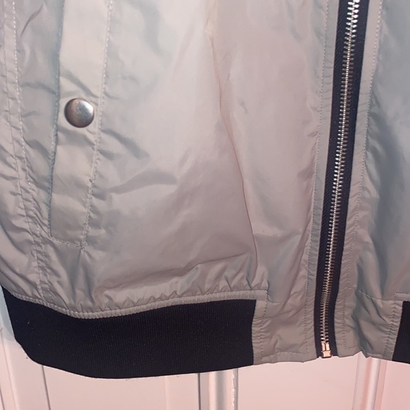 Gray windbreaker jacket - Picture 2 of 5
